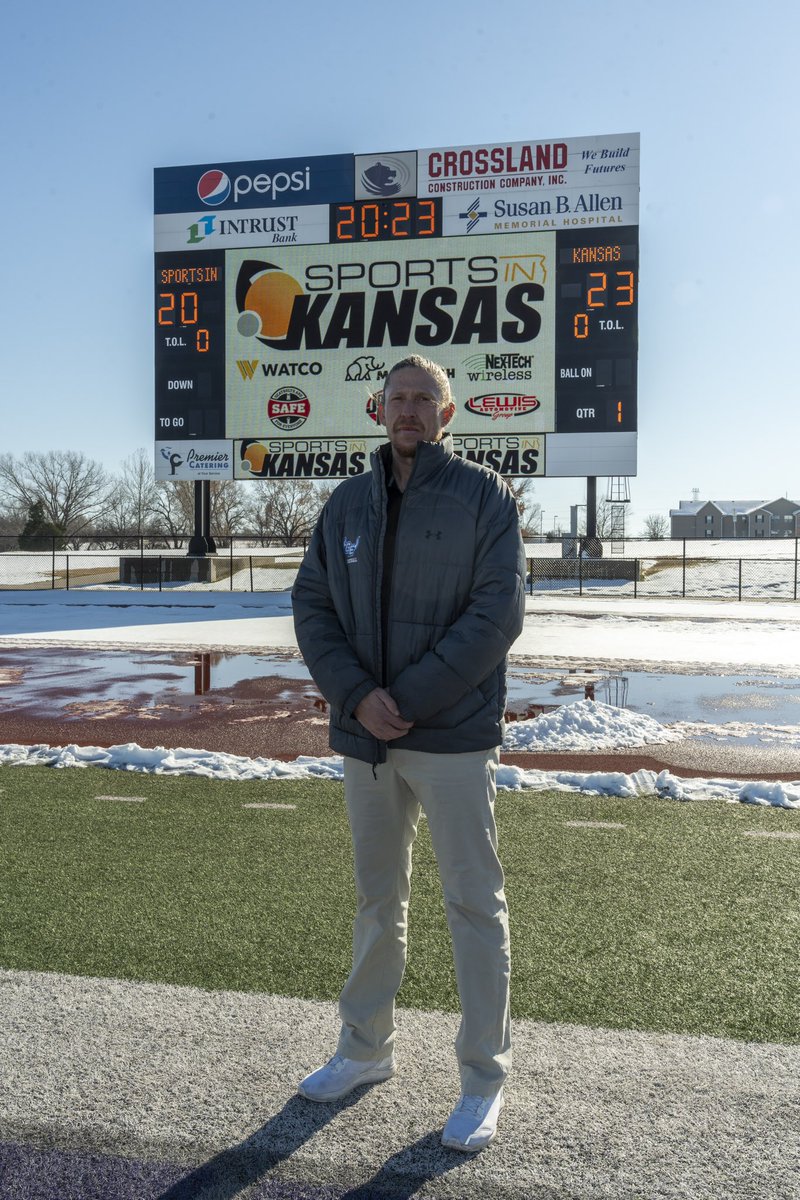sportsinkansas's tweet photo. Sports in Kansas 2023 Assistant Coach of the Year 🏈- Large Classes 

Bryan McCall, Defensive Coordinator, Gardner Edgerton  

McCall helped lead the Trailblazers to their first ever state title. GE had three shoutouts against one of the best schedules in the state along with allowing one score or less on eight occasions. GE allowed just 8.8 points per game this season. Mark Debiak and Kaleb Dewey helped lead the way for a loaded defensive group.

View capsule: https://t.co/F2LBEZMiwH

Presented by @MammothBuilt @safeks @nextechwireless @WatcoRail @LewisMotorsGC