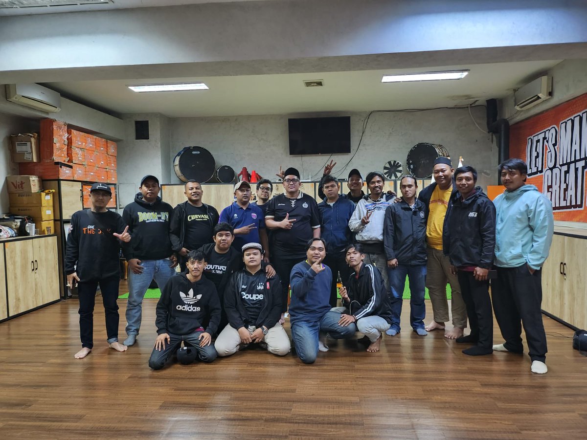 Terima kasih PP <a href="/InfokomJakmania/">the Jakmania</a>, atas waktu pertemuan silaturahmi malam tadi.

Ada beberapa point' yg telah disepakati menjelang pertandingan <a href="/Persija_Jkt/">Persija Jakarta</a> vs <a href="/Persitajuara/">Persita Tangerang</a>, apapun itu kita tetap menghormati &amp; menghargai keputusan tuan rumah terkait regulasi. 🤝