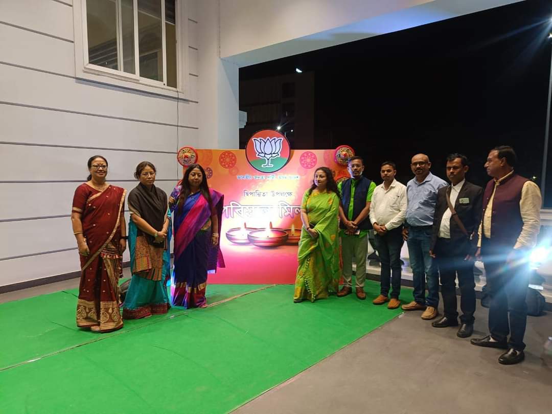 GorlosaNandita's tweet photo. Pariyal Milan at BJP office, where tradition plays an important role.. https://t.co/Gj2Kcxy6zA