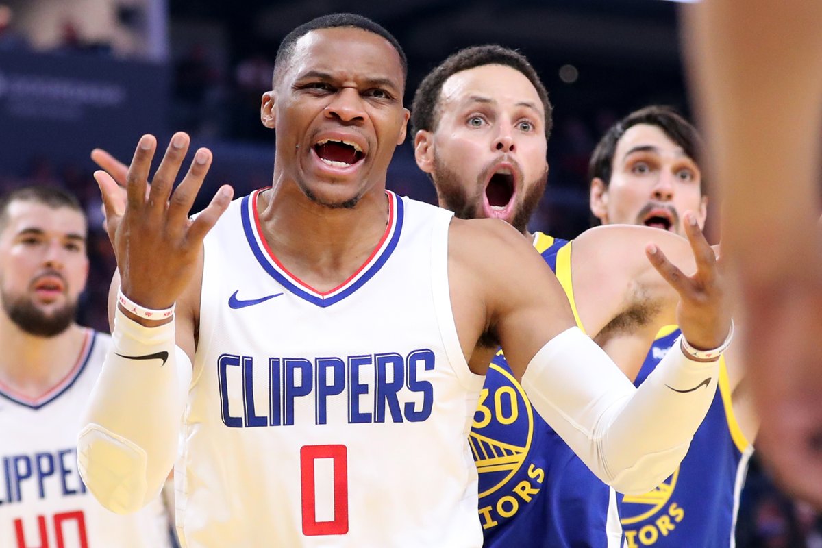 ScottStrazzante's tweet photo. Los Angeles Clippers’ Russell Westbrook and Golden State Warriors’ Stephen Curry and Dario Saric react to a foul call on Curry in 1st quarter of NBA game at Chase Center in San Francisco. @sfchronicle photo by @ScottStrazzante https://t.co/WDStAXxbJ6