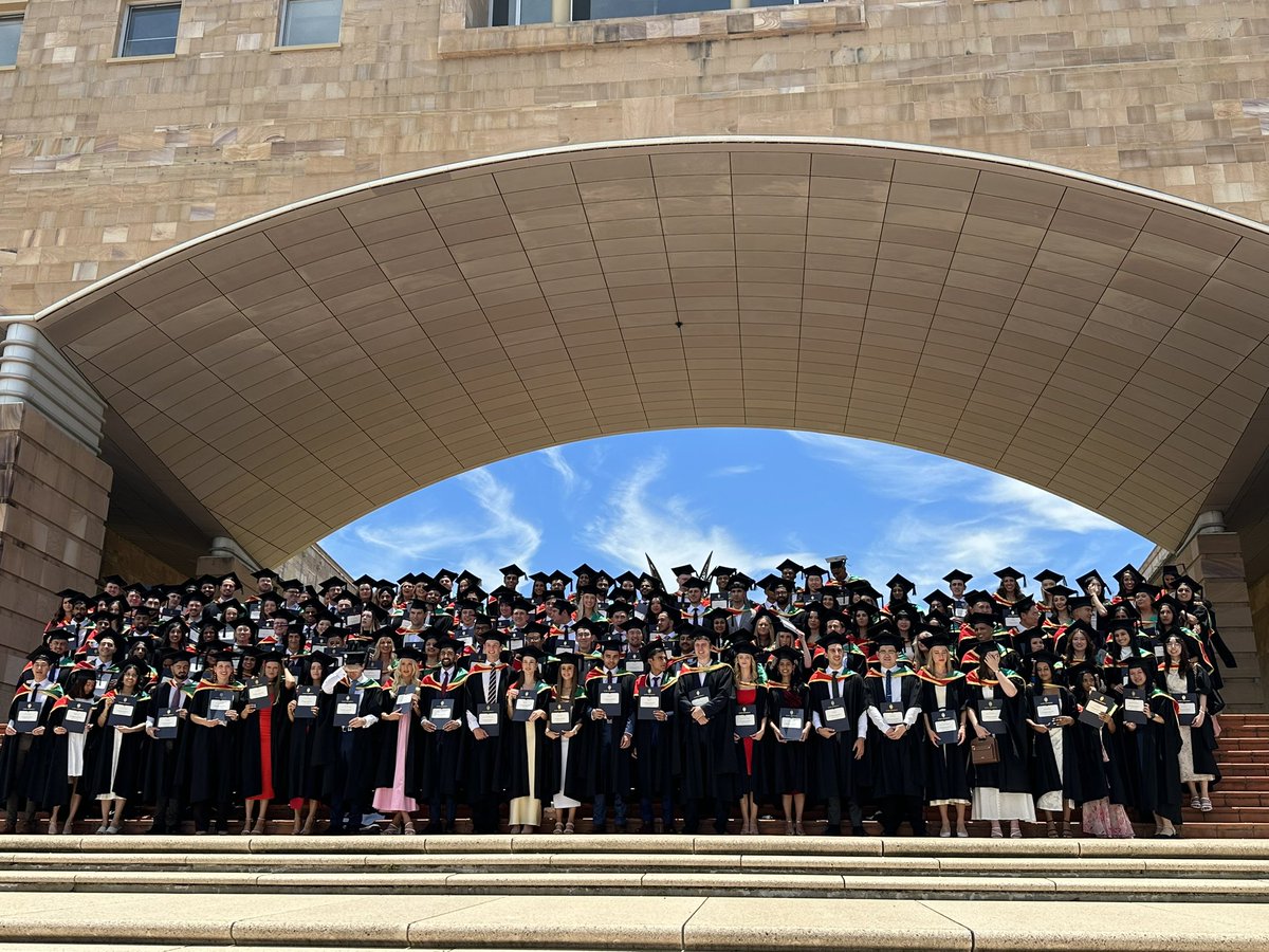 Graduation day for our faculty of Health Sciences and Medicine students. Beautiful valedictorian speech by Yathu (there’s something in my eye🥲) 🎉@BondUniversity Bond MD class of 2023 (under the arch)