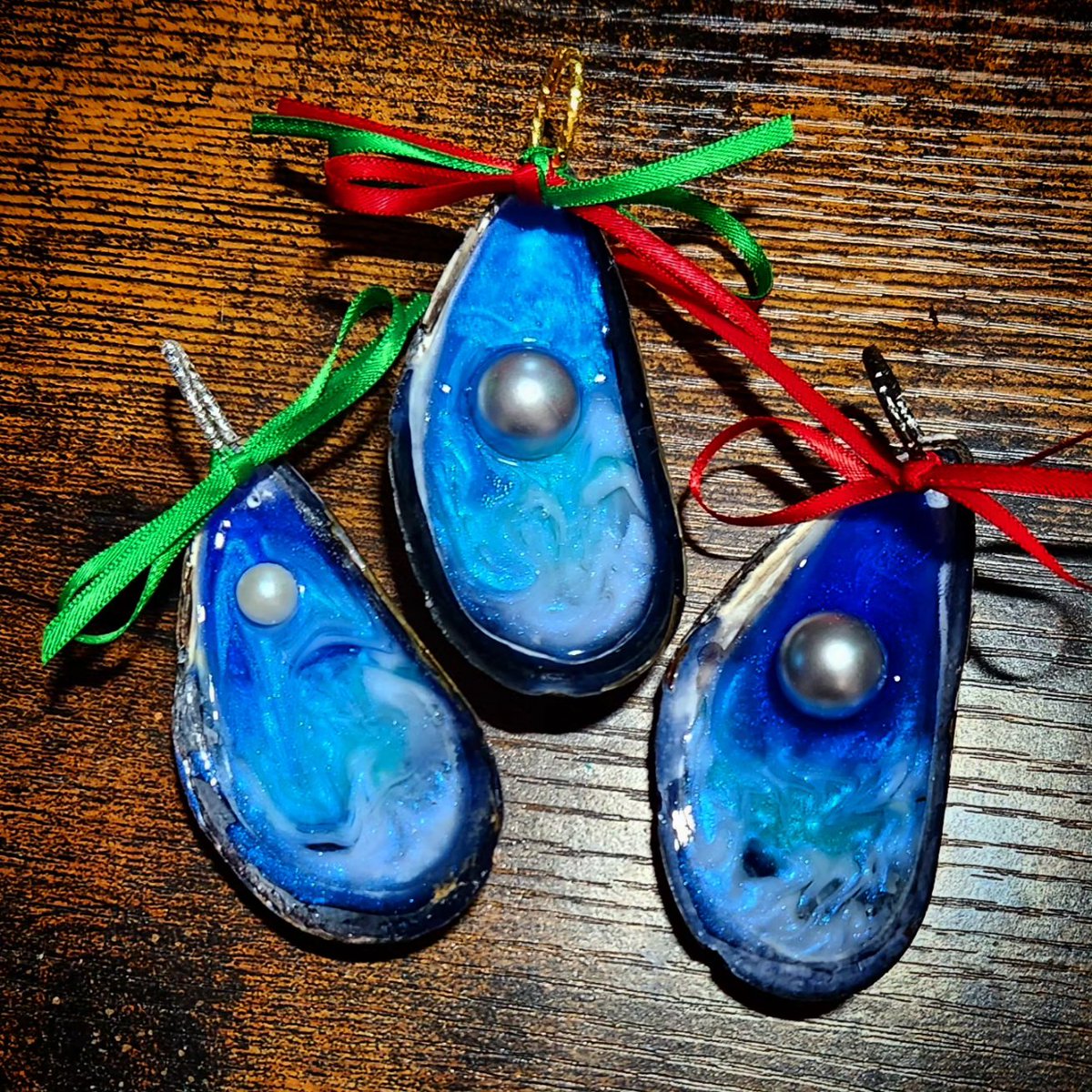 LightsHis's tweet photo. Mussel-ing in on those Christmas ornaments!

https://t.co/6qJ7K7c0qC https://t.co/o8titY1a7U