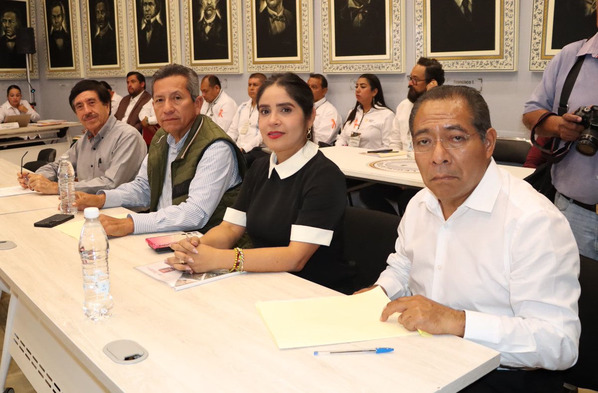 congresogro's tweet photo. Ante las comisiones de Seguridad Pública y de Derechos Humanos que presiden Dip @JackoBadillo y Osbaldo Ríos, respectivamente, comparece el secretario de @SSPGro, Evelio Méndez Gómez, como parte de la Glosa del Segundo Informe de Gobierno de Evelyn Salgado Pineda. https://t.co/FlhaXdfdnJ