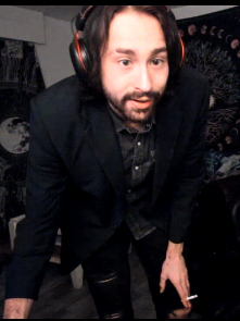 RadioxHD's tweet image. SOS, a clone of @keanureevesjw04 just jumped my discord channel