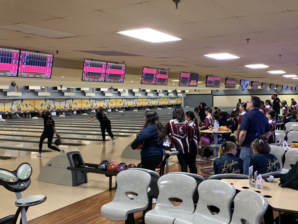 JLC_Education's tweet photo. First dual meet for our girls bowling team! #leydenpride https://t.co/29hjtogWRn