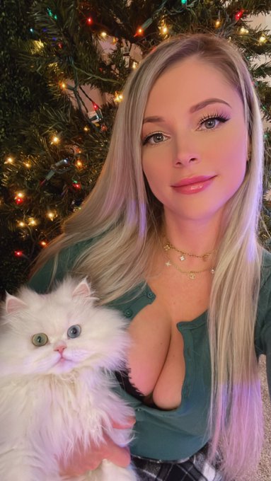 Do you think we are purrrrfect? 🤍 https://t.co/UOeT0F4UC1<a href="/tag/ninergang"class="tags"><span>#ninergang</span></a>