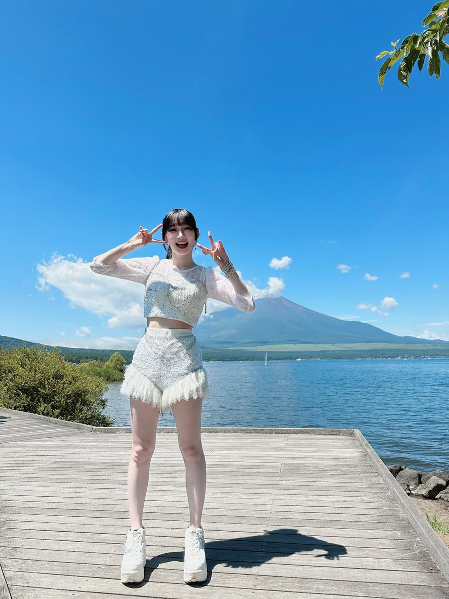 mogatanpo's tweet image. おはようございます❄️

改めて
25歳の誕生日おめでとうございます🎂㊗🎉🎊🎈
佳林ちゃんのこの1年が幸せでありますように

写真はホーム画面にしてる #SPARK2023 in YAMANAKAKO 富士山との縁起が良いお写真です🗻

このご利益が皆さんにも届きますように💜

#宮本佳林 #宮本佳林生誕祭