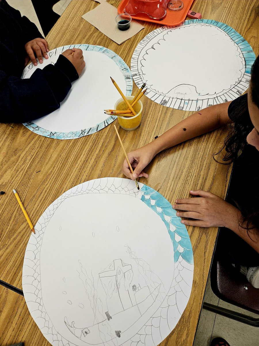 JuliaPrietoArt's tweet image. Proud art educator 🫡 here. 3rd grade mixed media Gyotaku are 🤩. 5th grade mixed media Still Lifes are coming along &amp;amp; 4th grade making progress with their mixed media Blue Plates. #BecauseWeNeedMoreArt #arteducator @TownCountryES @HCPSArtEd @HCPSElemRegion2