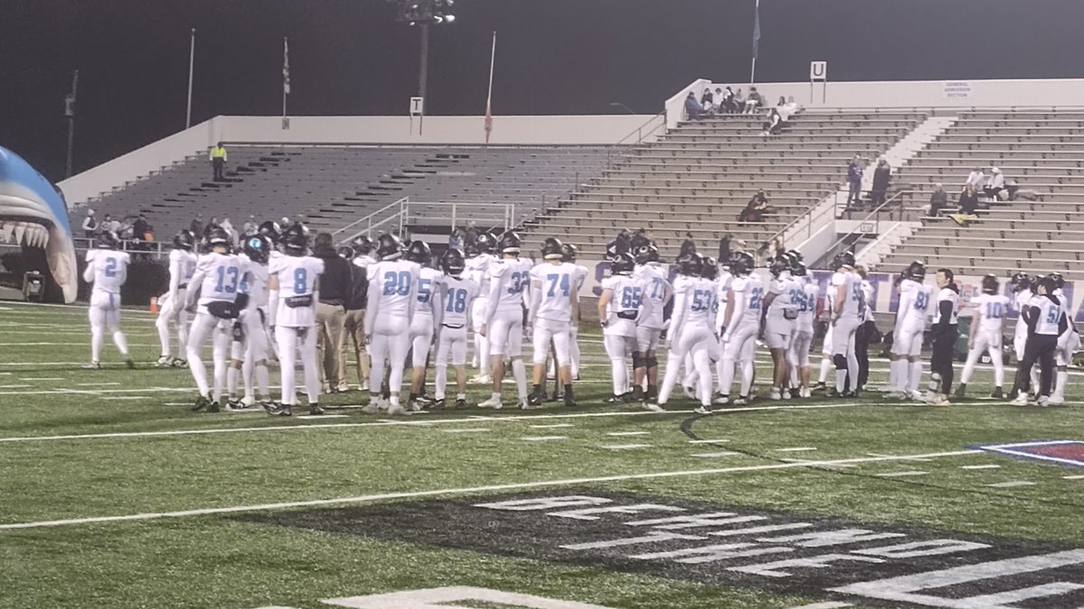 junebugnewyork's tweet photo. Back in the 'Burg. Instead of @SCState_Fb, it's the @SCHSL Class 2A title game between @graycaathletics &amp; @OCALandsharks @mkeim33 @coachholmes54 @SCHSL https://t.co/xFBLPOcH76