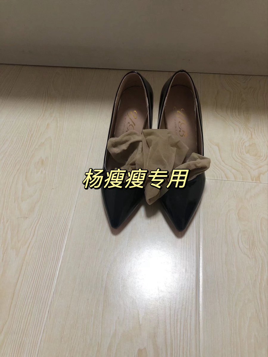 soap005921's tweet photo. #臭丝袜 #酸臭丝袜脚 #丝袜骚货 #丝袜美脚 #丝袜足交 #短丝袜 #丝袜���跟骚逼 酸臭酸臭的 喜欢吗 https://t.co/3rFOYVE9Ll