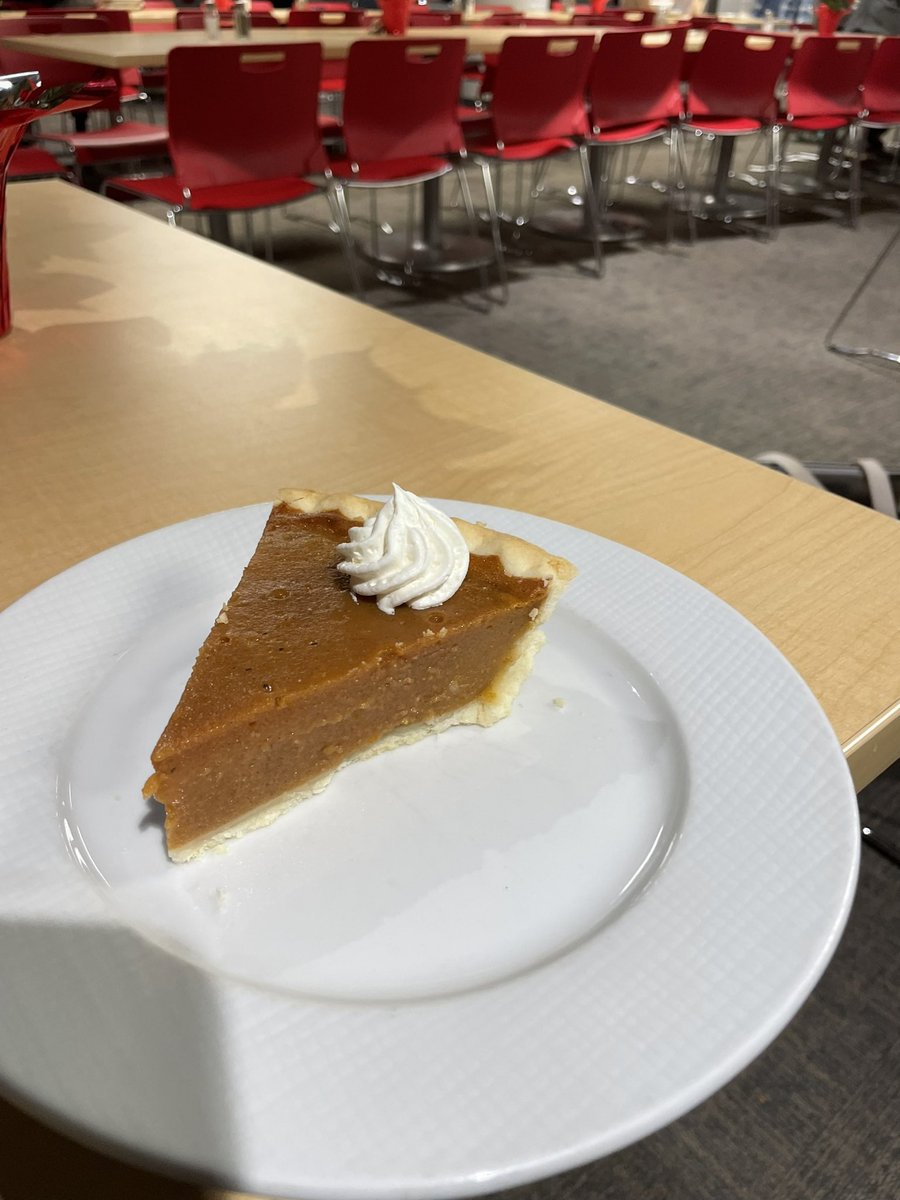 clinttjohnson's tweet photo. Tonight, I am partaking of/in the Christmas meal at Alpha Dining. #GraceCollege #Sodexo #AlphaDining https://t.co/aHVociIWN8