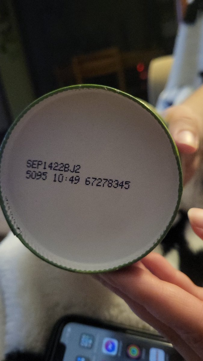 TheRealC420's tweet photo. @GiantEagle whats the expiration date on this ice cream? https://t.co/BZNSOjfCk8