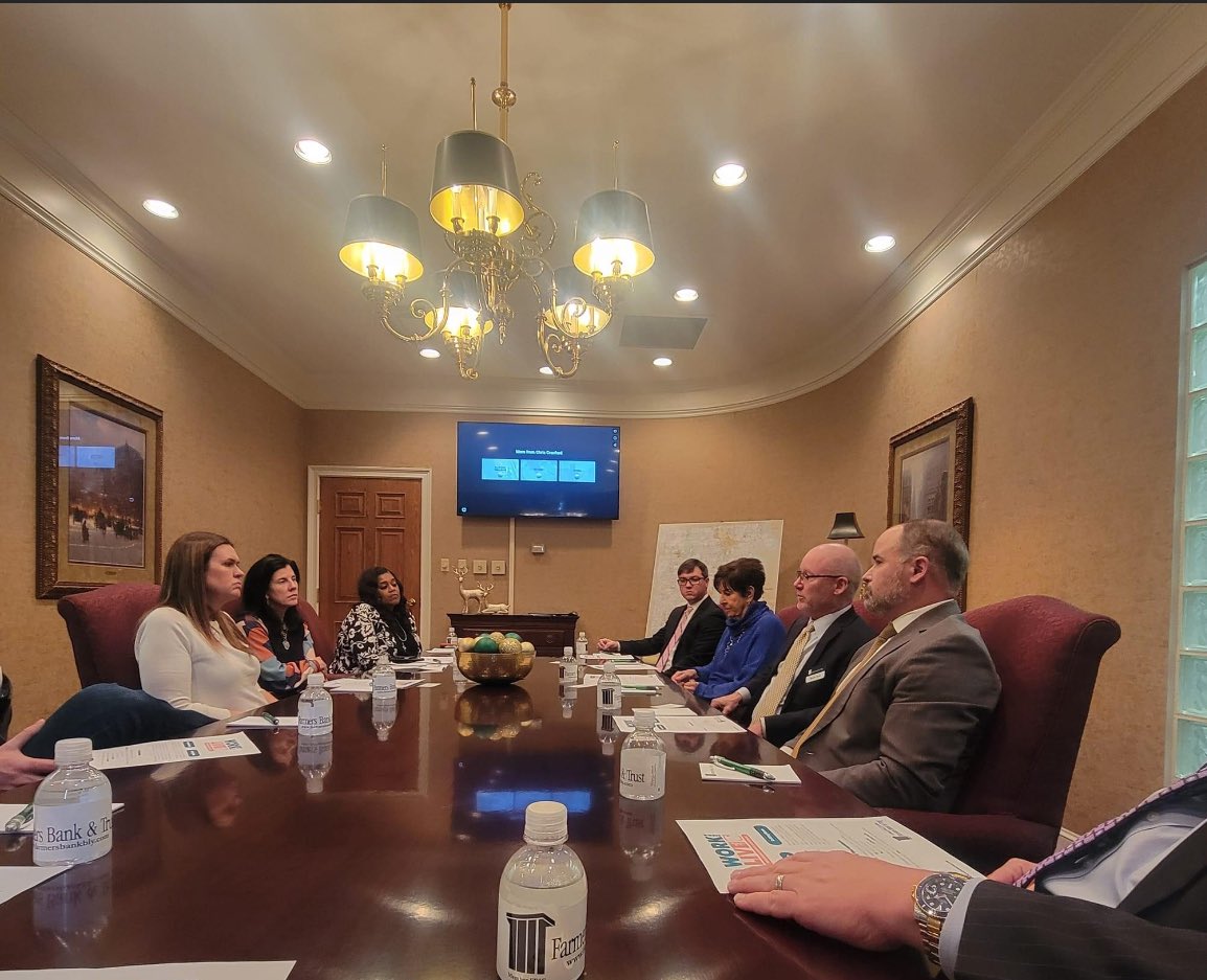 It was an honor hosting Governor <a href="/SarahHuckabee/">Sarah Huckabee Sanders</a> at <a href="/Farmers_Bank/">FM Bank & Trust</a> today and talking about the Work Here Live Here program.