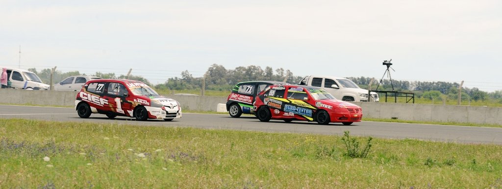 Martin_Suita's tweet photo. A cerrar el año de @Agrupadas en @AutodromoRos .. 🌶️🚀 https://t.co/o69UmsVmSL