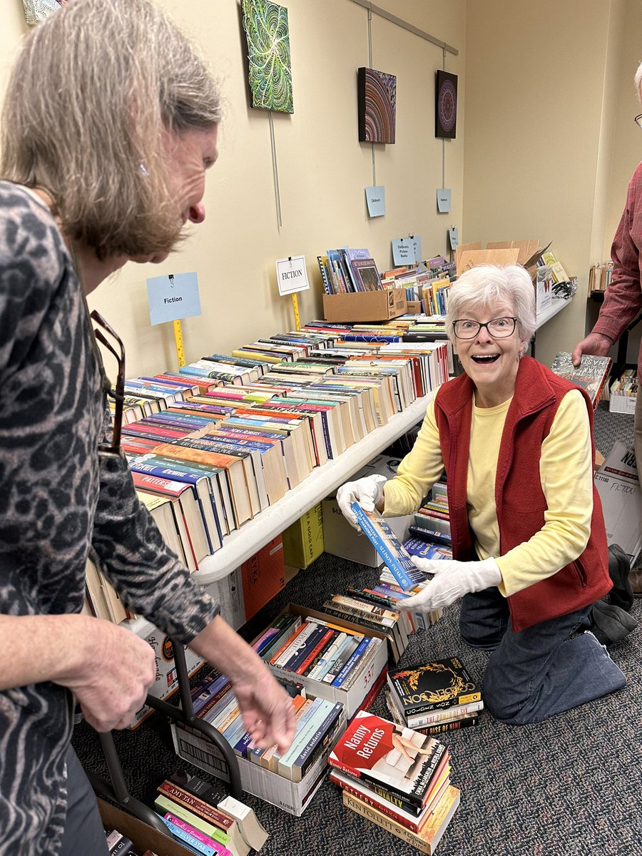 It’s a fabulous  Book Sale coming to Knoxville’s Bearden Branch December 1 & 2 from 10 to 5 each day! Great books. Great prices. And we’re happy to make it happen. #knoxcountypubliclibrary #beardenbranchlibrary #booksale