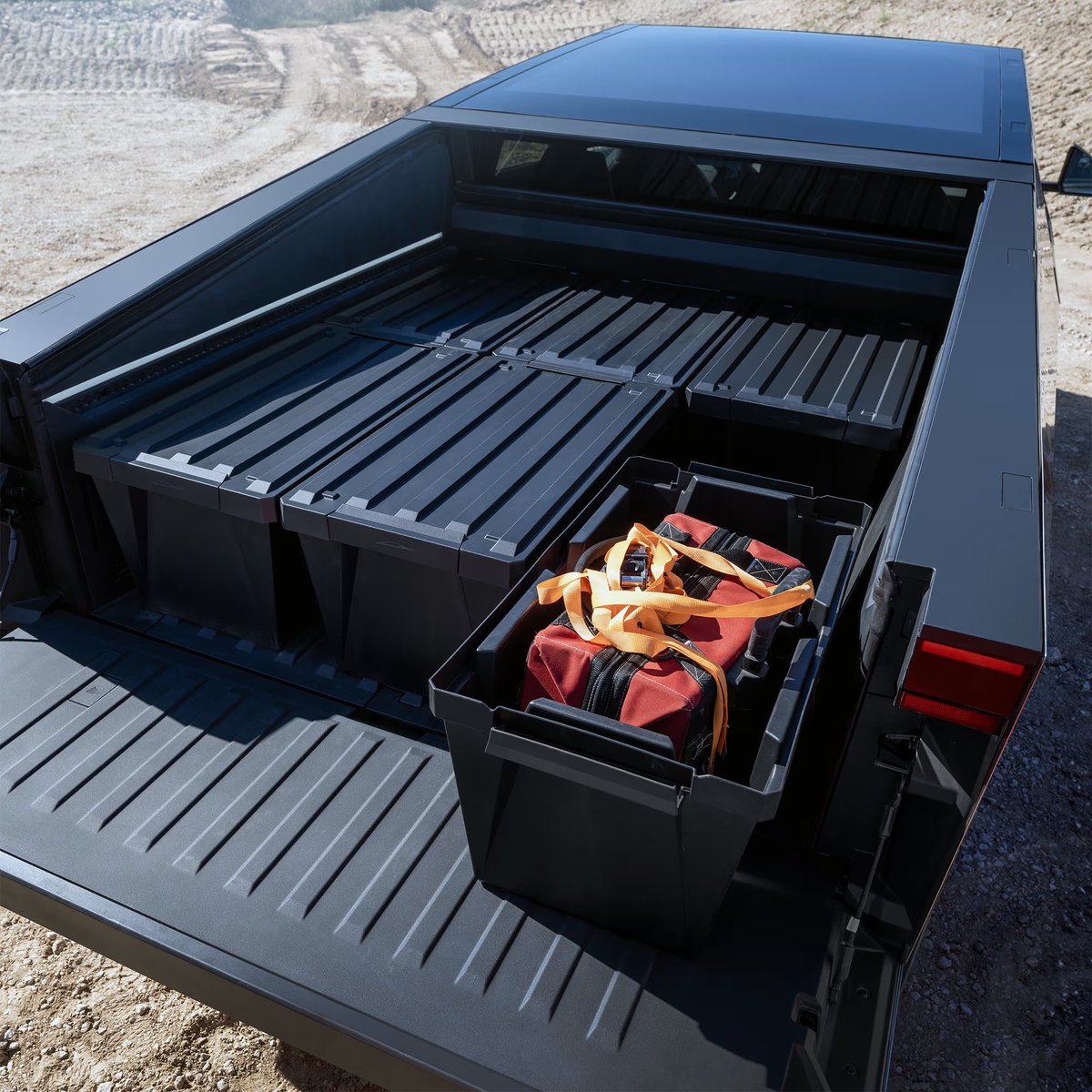 SnazzyLabs's tweet image. Perhaps the best thing about the Cybertruck are the accessories. Having a factory Molle panel is unheard of and the L-track accessories like the cleat are really well thought out. Even the custom-sized bins are super handy. I’m really impressed.