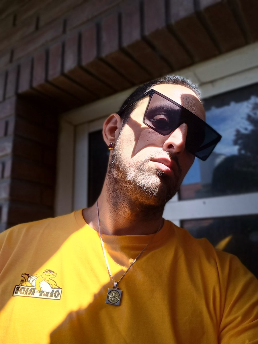 ZeroFuertes's tweet photo. Amando el amarillo #vibes https://t.co/gmORYigzcN