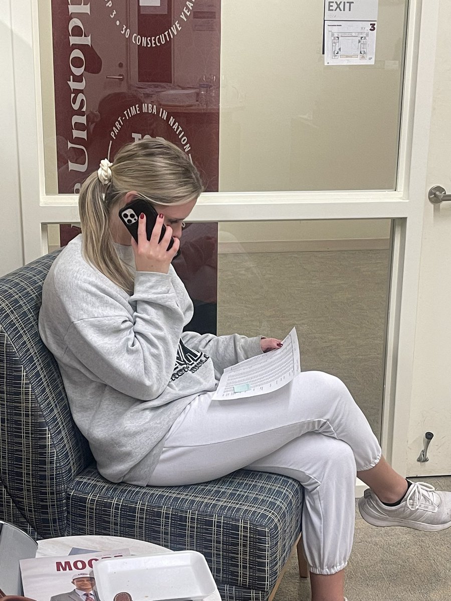 It’s call night☎️📞Be on the lookout for a call from one of our fabulous MBA Graduate Assistants or Ambassadors. Round 2️⃣deadline is tomorrow! 💻