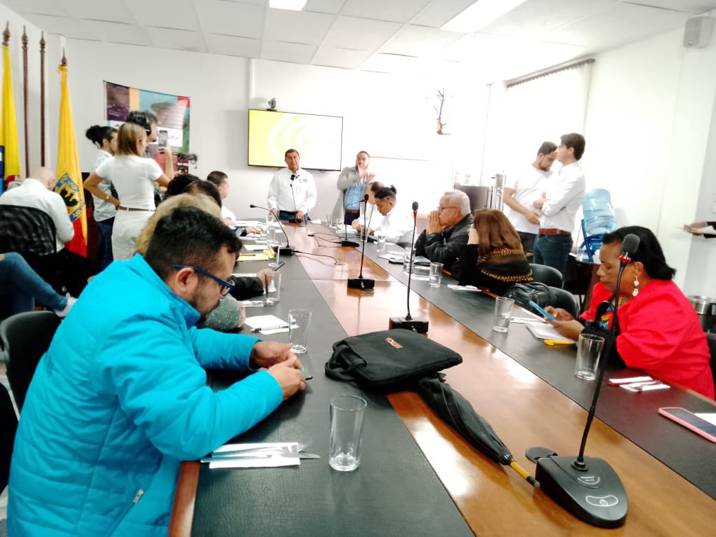 UTRADECC's tweet photo. #YoMeSubo
Agradecemos a la @CGTCol por recibir a nuestras compañeras y compañeros en su casa, así como a la @DAFP_COLOMBIA, por dialogar y escuchar a nuestras organizaciones sindicales.
Estamos convencidos que el diálogo es el mejor camino para el fortalecimiento institucional. https://t.co/gcolVRMV9e