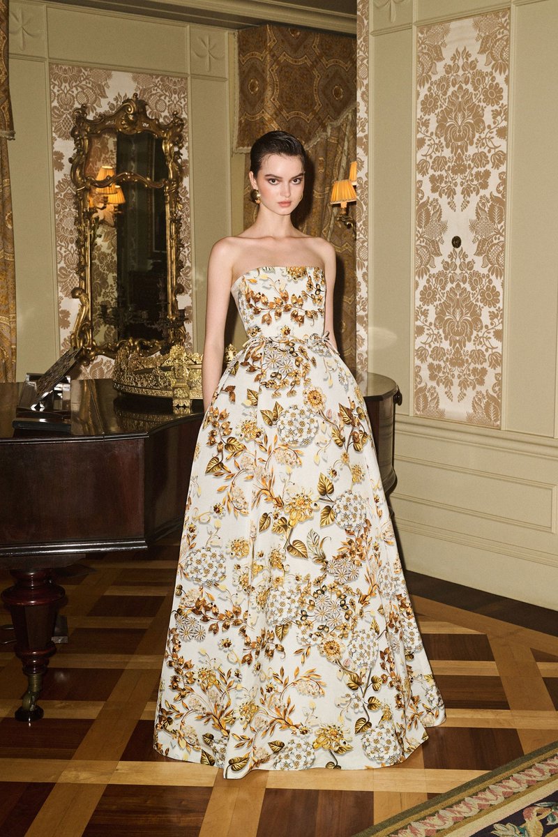 kendam_com's tweet image. Mary Katrantzou Resort 2024 collection lookbook kendam.com/news/lookbooks… 

#MaryKatrantzou #Resort2024 #Lookbooks #Fashion #Kendam