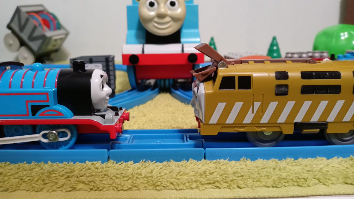 paperstuffs's tweet photo. tom the train https://t.co/oREFoGkFpT