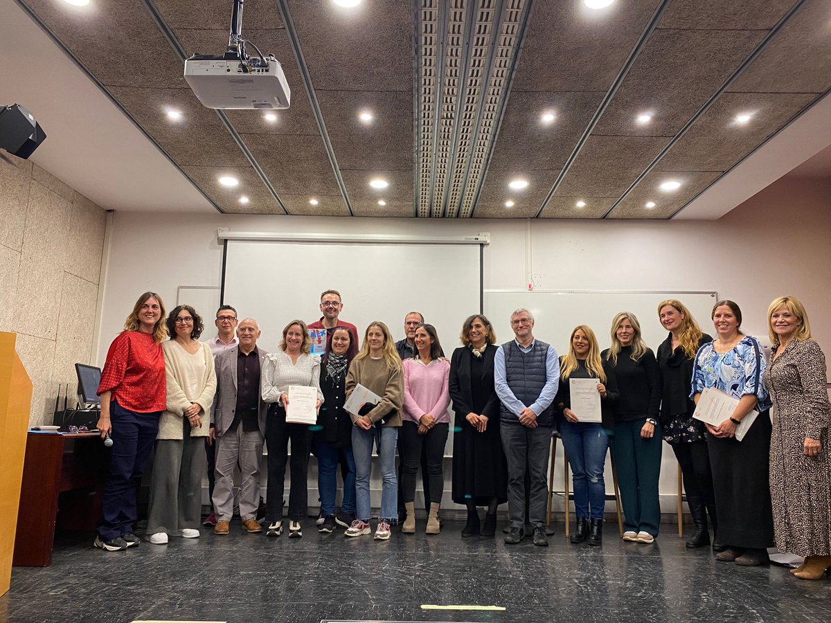 MEX - Mataró Educa en Xarxa (@mex_mataro) on Twitter photo <a href="/GrupoEDO/">CRiEDO - UAB</a> premia a <a href="/mex_mataro/">MEX - Mataró Educa en Xarxa</a> perquè vetlla per la innovació i la formació. <a href="/SSTTMVO/">ST_MVO</a> , <a href="/SEmataro/">SEZ Mataró (CRP, EAP i LIC)</a>, <a href="/matarocat/">Ajuntament de Mataró</a> , docents de centres públics i concertats, inspecció i <a href="/mem_educatiu/">MEM</a> treballem per fer MEX, per fer xarxa. Fem història junts i contribuïm al canvi educatiu. <a href="/GrupoEDO/">CRiEDO - UAB</a> premia a <a href="/mex_mataro/">MEX - Mataró Educa en Xarxa</a> perquè vetlla per la innovació i la formació. <a href="/SSTTMVO/">ST_MVO</a> , <a href="/SEmataro/">SEZ Mataró (CRP, EAP i LIC)</a>, <a href="/matarocat/">Ajuntament de Mataró</a> , docents de centres públics i concertats, inspecció i <a href="/mem_educatiu/">MEM</a> treballem per fer MEX, per fer xarxa. Fem història junts i contribuïm al canvi educatiu.