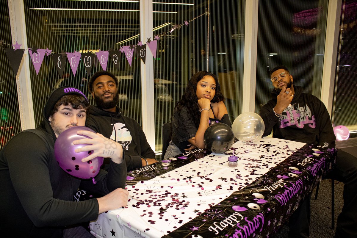 CCCFreshConnect's tweet image. Comment your favorite moment in Hip- Hop history and join us December 8th at 6pm, 1104 S Wabash

Come celebrate hip hops 50th anniversary at The Fresh Connect :) 
#CCC #TheFreshConnect #HipHop50 #HipHop #columbiacollegechicago qq