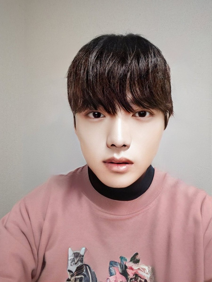 R7pFPxqYE2Ol5BF's tweet image. おはようございます☀
今日も寒いですね。ですが私は秋用のジャケット着ています。周りはダウン着てる人もたくさんいますが…。これで充分です！
あしたは休みなので気が楽！
無理せずぼちぼちといきましょう！
#faceup
#カコダン