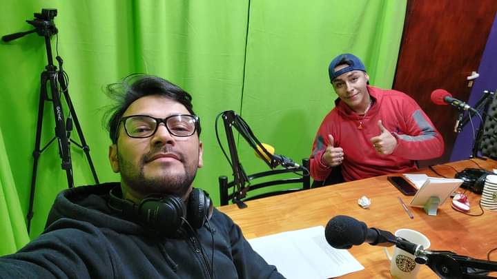 FmSolSantaElena's tweet photo. Sintonizá Fm Sol 105.3 mhz ya estamos con #AbranPaso... @cooper_cooperok  y Rodrigo 
https://t.co/o3foz7qdfv 
Estamos en Vivo en YouTube Fm Sol Santa elena https://t.co/08VizNNcn7