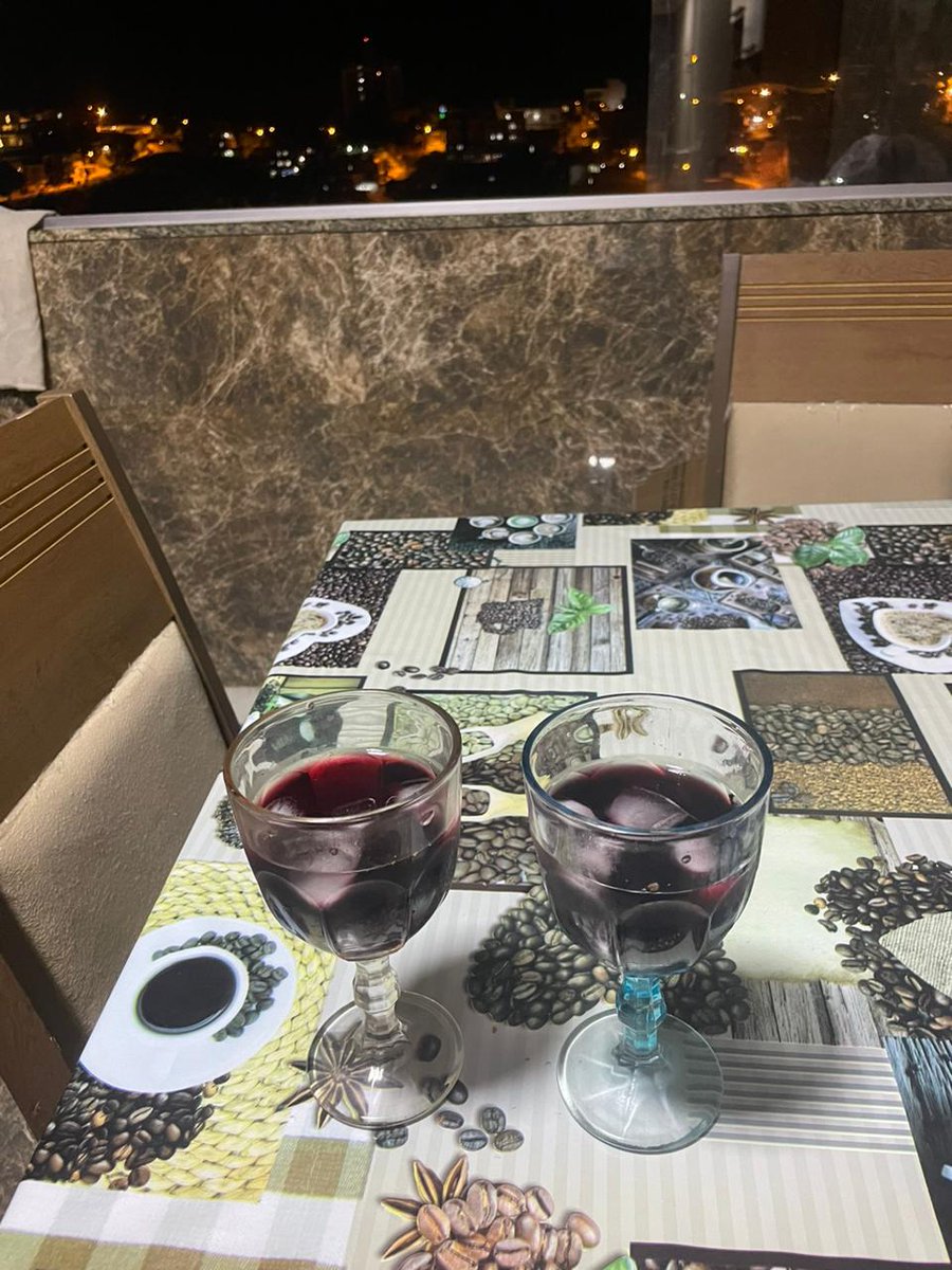 rehvittal's tweet photo. Depois dos dias nublado, vem sempre os dias de calmaria, de Paz, de amor.
Hoje celebramos o nosso dia 30, mais um mês que posso estar ao lado da mulher mais incrível e mais amada desse mundo. 
Podem vir dias difíceis , mas ao seu lado tudo se torna muito pequeno. 
Eu amo você!!❤️ https://t.co/DuwrvEOhbT