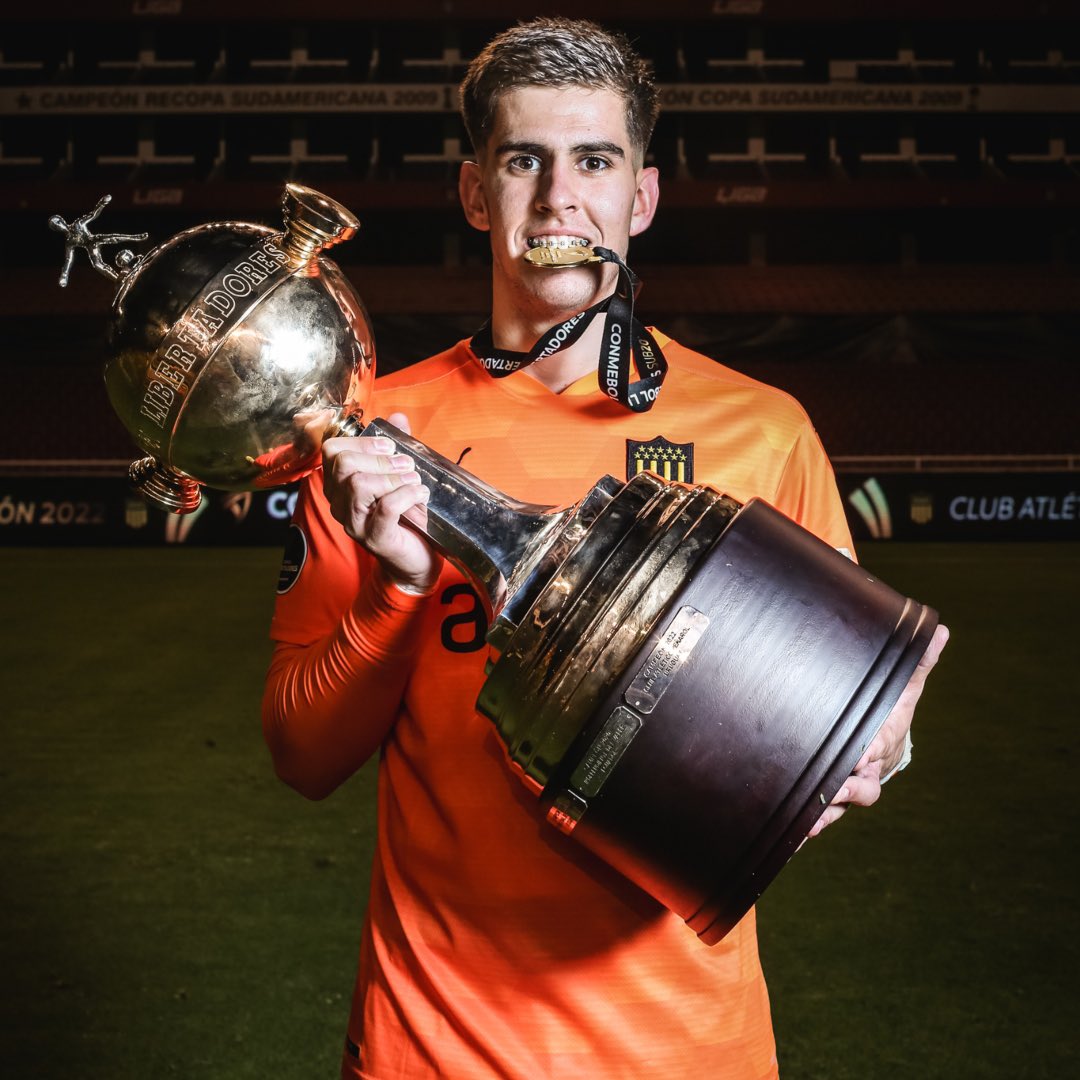 EzequielYelosG's tweet photo. BOMBAZO💣

Randall Rodríguez no continuará en Peñarol el siguiente año. El guardameta de 20 años estaría vendido a un equipo de Europa.

Recordemos que, NUNCA disputó un encuentro oficial con la primera del aurinegro. 

Una baja importante en el arco mirasol. https://t.co/1yNkWqvYvU