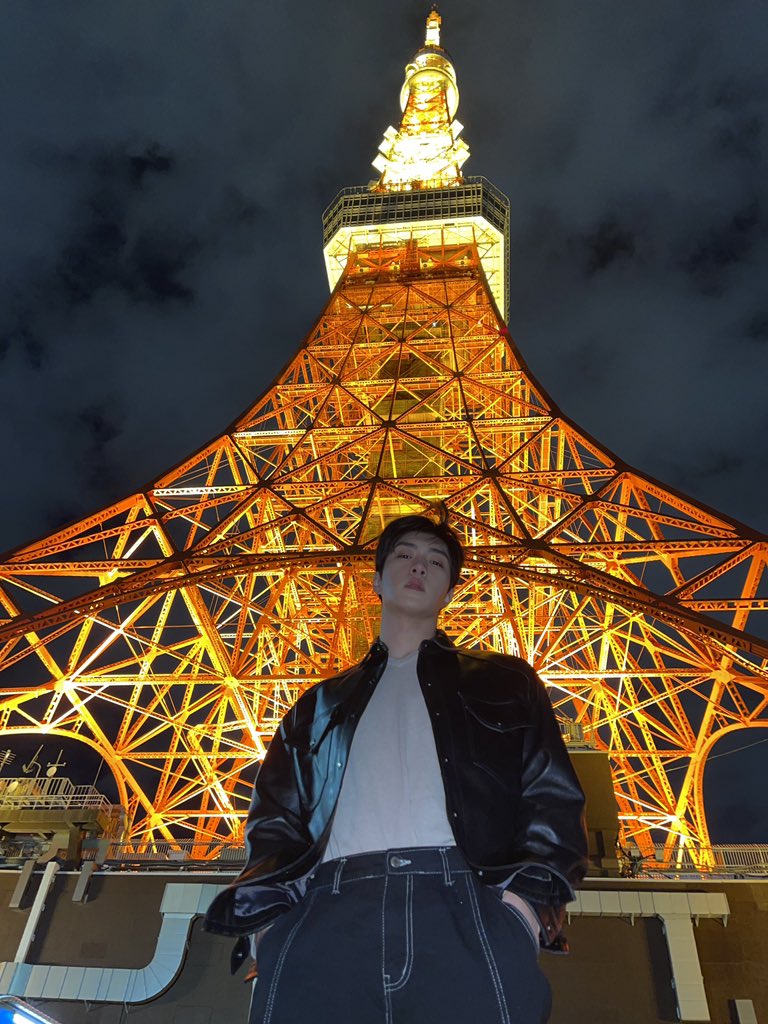 ONF_members's tweet photo. [#와이엇 #WYATT] TOKYO TOWER🗼
#ONF #THIS_IS_WYATT https://t.co/3X32Ajp7s1