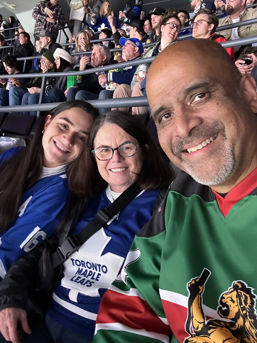 vernfern29's tweet photo. Let’s go boys!!  #LeafsForever https://t.co/SWTVIITLkj