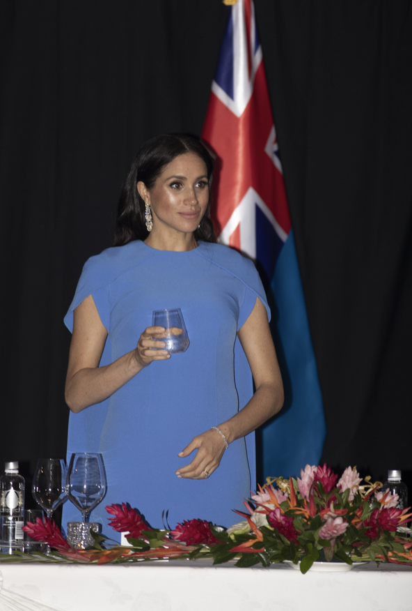 brewerelac's tweet photo. Looks like Kate's been Markled! Kate Middleton wore another tribute to Meghan Markle

Everyone - even the #PrincessofWales - wants to be just like #QueenMeghanMarkle

#shesgotthelook https://t.co/Ziof18pUw6