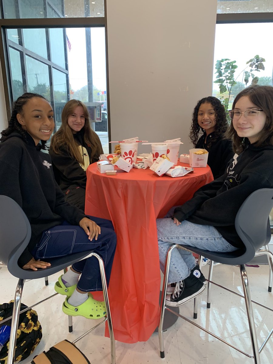 YourDigitalLBR's tweet photo. Here they are!!! It was the best part of my day being able to reward a Beanstack Chicken Challenge winner!!!! Look at those smiles!!!! ❤️📚🐓They said they felt like queens!!! 👑 #readingincentive https://t.co/qfBCB8lzxu