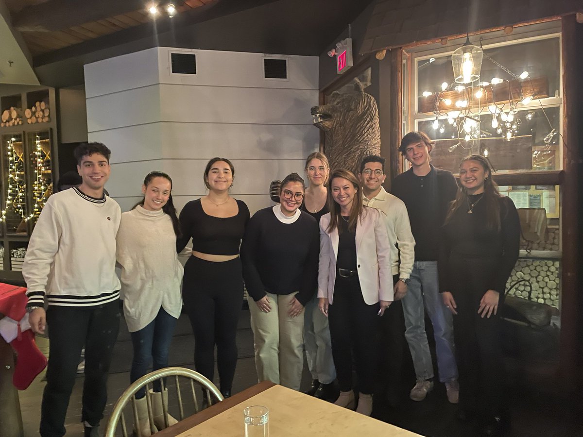 rechievaldez's tweet photo. I’m always so inspired to see young people across 🇨🇦 get involved in politics - your bright ideas will shape our country’s future. Thank you so much to the @queensliberals for having me and sharing your ideas yesterday in Kingston! https://t.co/pjlLOxdC1N