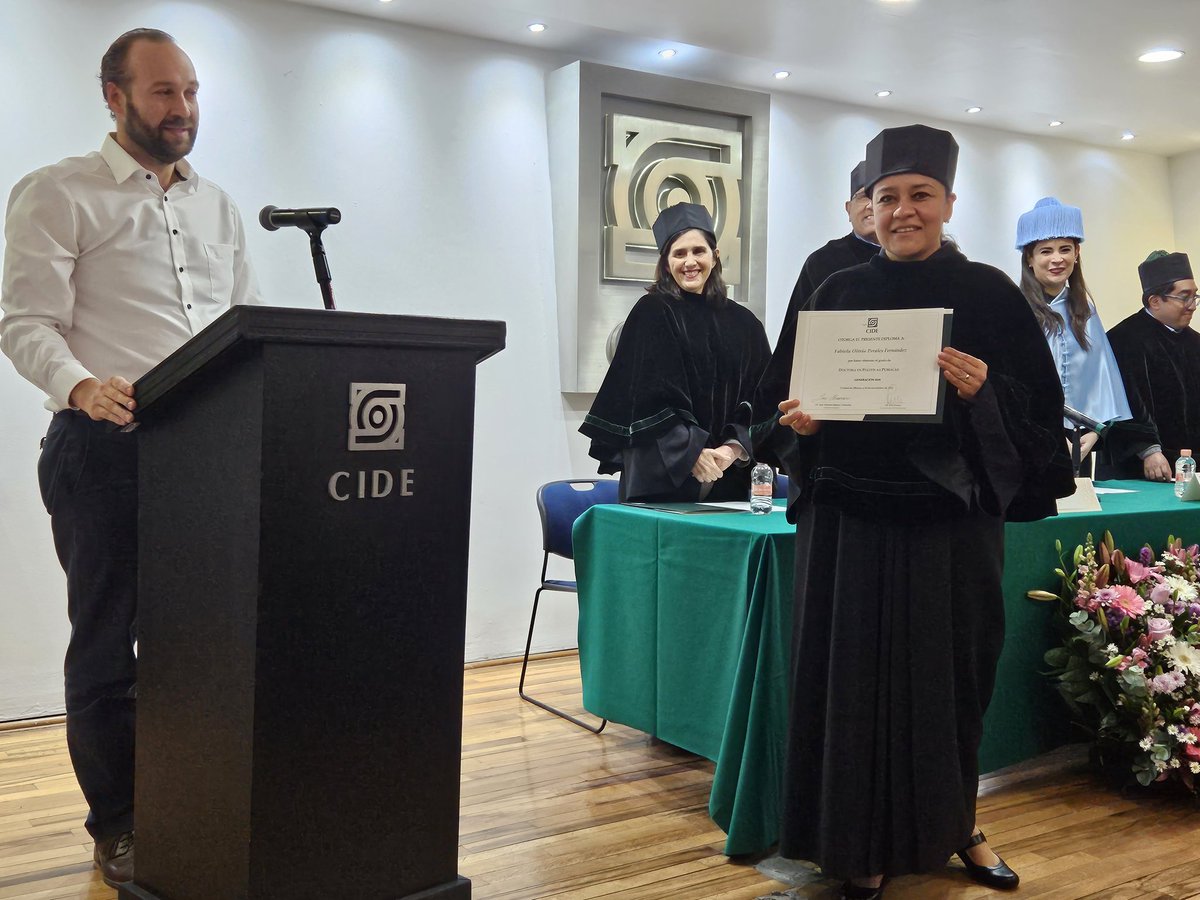 DPP_CIDE's tweet photo. #OrgulloDPP | Graduación
Con enorme orgullo y alegría, felicitamos al grupo de egresadas y egresados de nuestro programa de Doctorado, quienes hoy tuvieron su ceremonia de graduación.
Les deseamos mucho éxito y recuerden que el DPP siempre será su casa.
¡Enhorabuena! https://t.co/2dJNTDxMhV