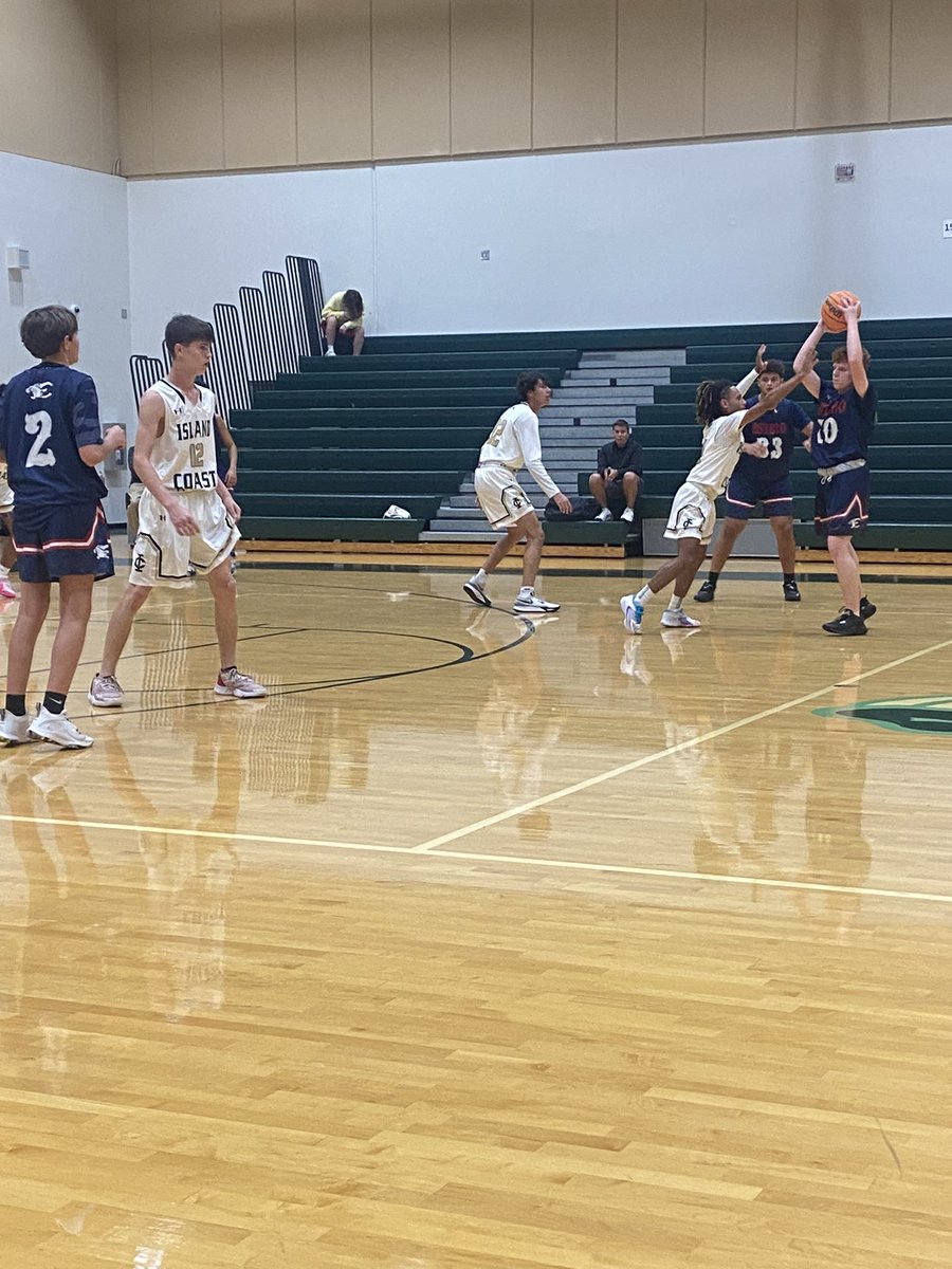 ICHS_AD's tweet photo. @ichighschool Boys JV 🏀 getting a win tonight https://t.co/kmBwFvdAqd