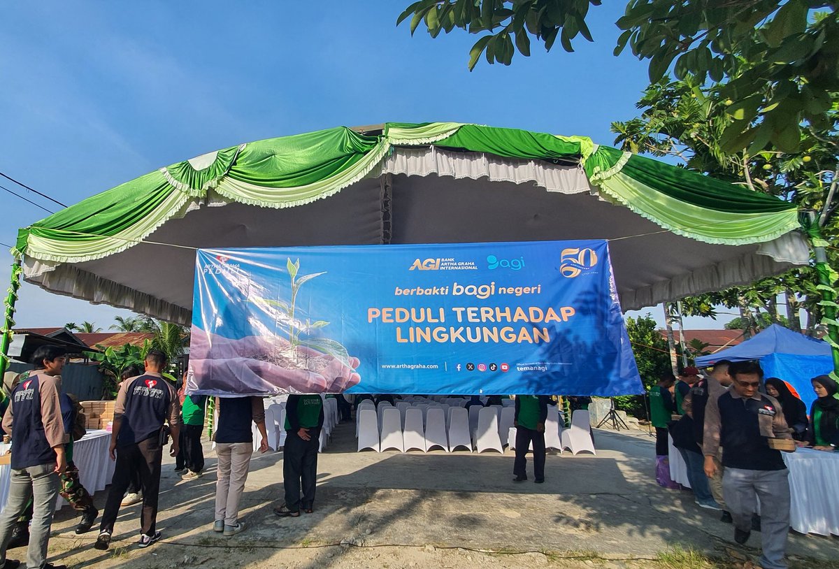 rangerenny's tweet photo. Artha Graha Peduli turut berpartisipasi dalam gerakan masyarakat menanam Satu Rumah Satu Pohon di kota Banjarmasin https://t.co/XwqjTh1Scx