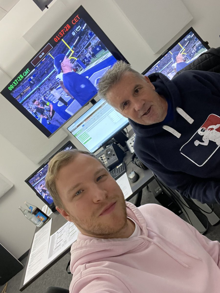 Floesel20's tweet photo. Wir wären soweit! Wer ist wach und am Start für #SEAvsDAL? 
Eure Fragen 👉🏼 #ENDZN 
@DAZN_DE @ZapfGuenter https://t.co/m2mXzp1ycT