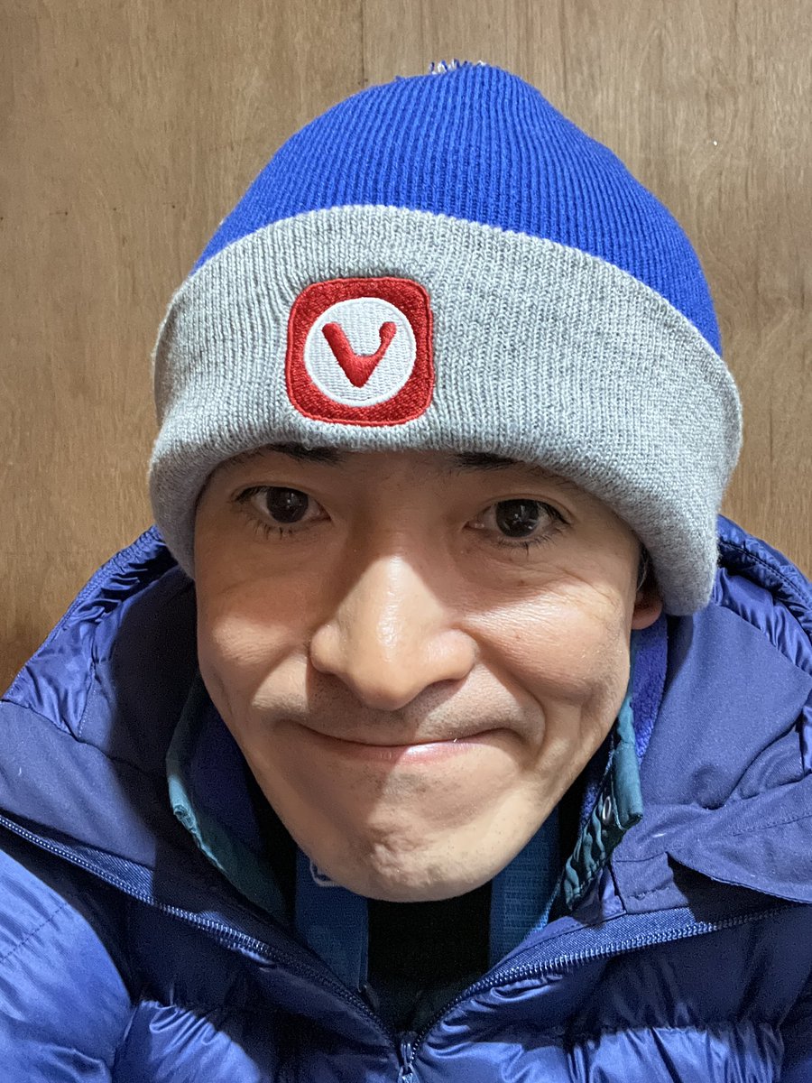 I do support #webstandards and celebrate the #bluebeanieday, of course, Also, I love #Vivaldi browser, you should try it if not yet!