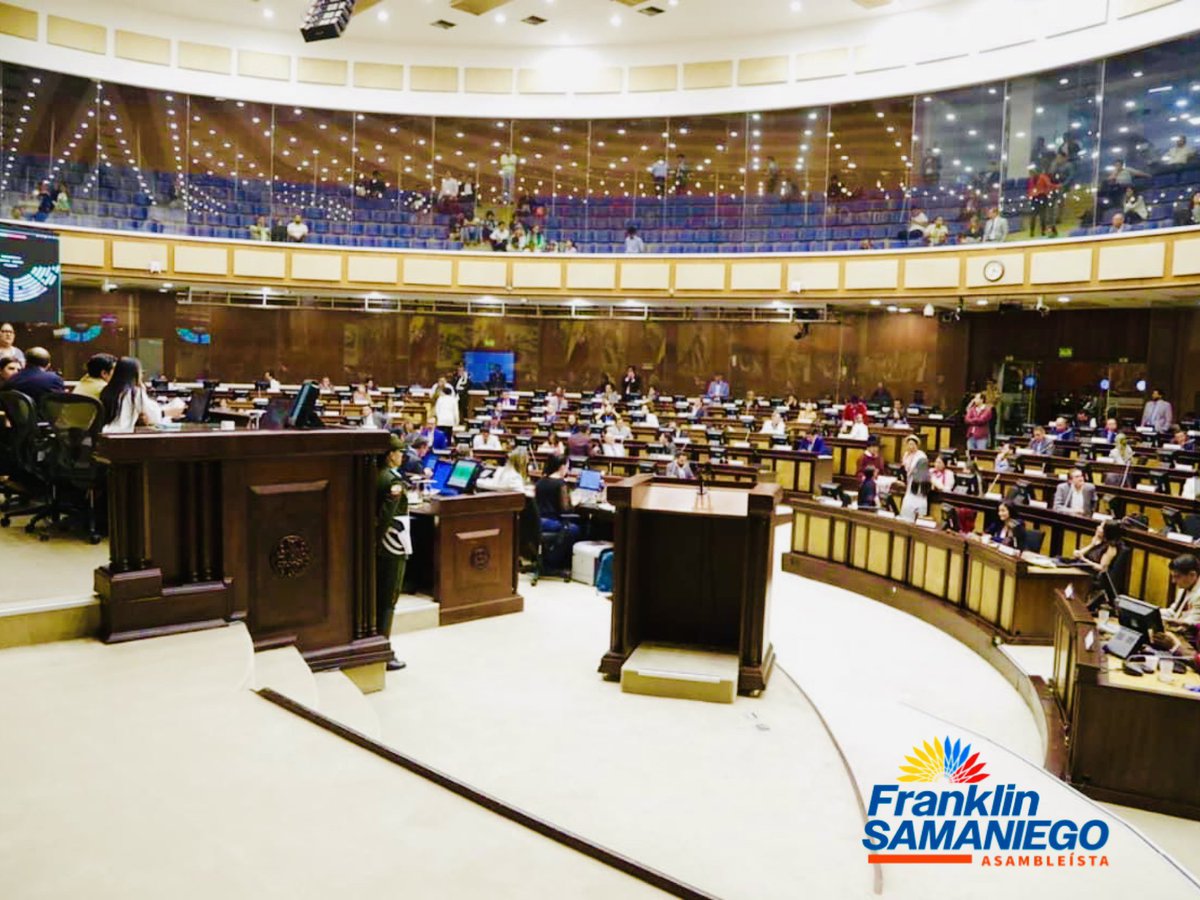 FrankSamaniegoM's tweet photo. #LassoCulpable| Con 116 votos afirmativos, el Pleno Legislativo aprobó la moción de nuestra compañera Vicepresidenta de la @AsambleaEcuador, @VivianaVeloz18. Deberá responderle al pueblo ecuatoriano del desastre que causó sumiéndonos en la peor inseguridad y crisis económica. Fuera Lasso Fuera. Su responsabilidad no solo es política deberá actuar Fiscalia.
#ElPeorGobiernoDeLaHistoria