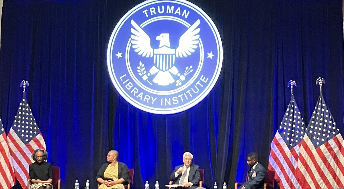 NearlyClever's tweet photo. Listening to the experts. Thanks #bennettforum #civilrights https://t.co/l1cM5g5otI