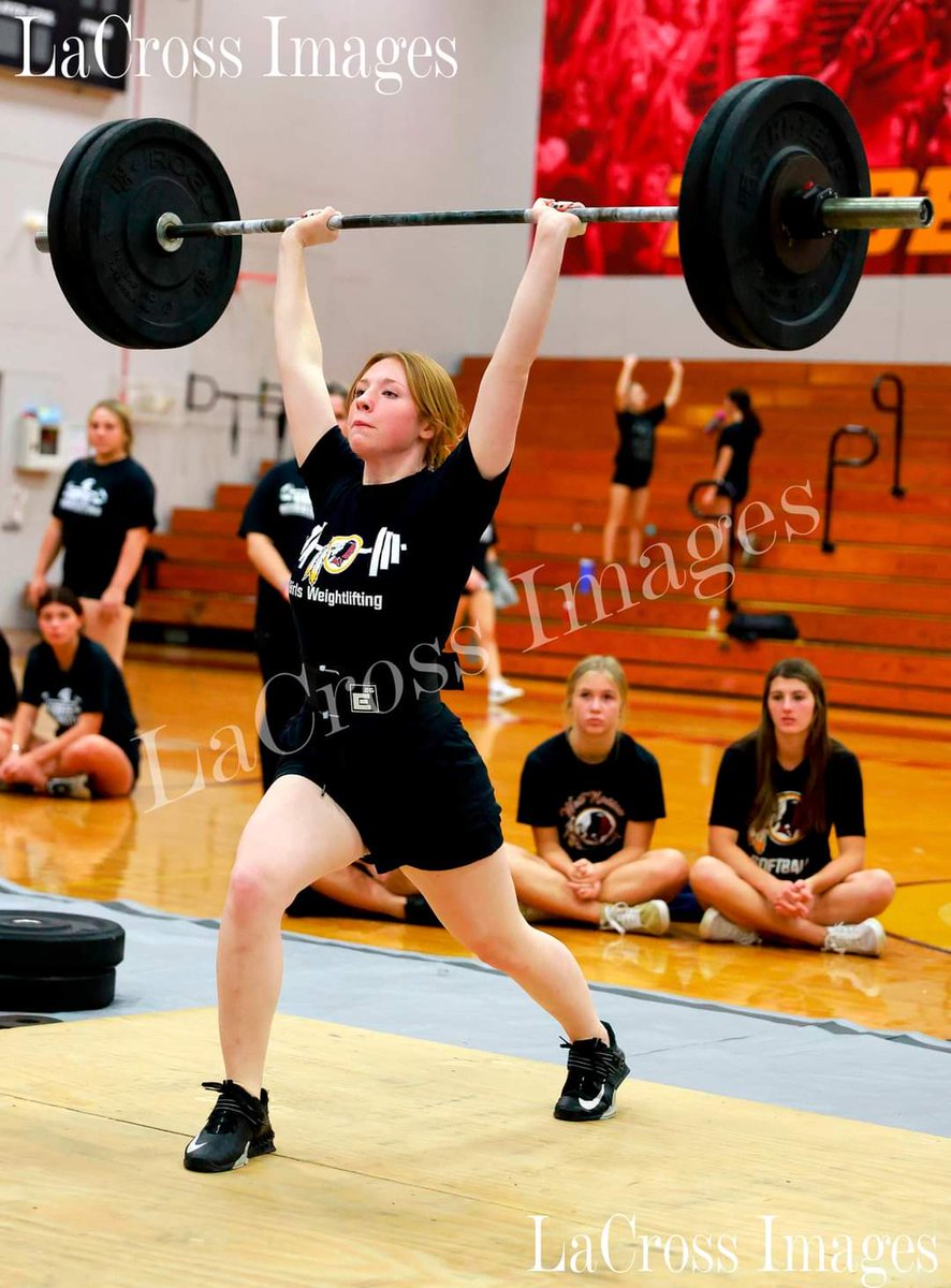 Autumn_Butler55's tweet photo. Thankful for the pics from Lacross Images from our first Meet of the year against Coffee County https://t.co/qceB7gMdqm