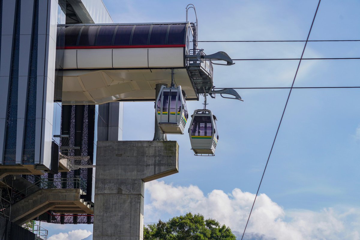 IDEA_Antioquia's tweet photo. @metrodemedellin Compartimos un mismo propósito, generar desarrollo sostenible y mejorar la calidad de vida de las comunidades. Hemos sido aliados en proyectos estratégicos como el #MetroCablePicacho 💚
Felicitaciones y que sean muchos años más 🥳#Metro28AñosCreciendoJuntos https://t.co/FA7ip1g60i