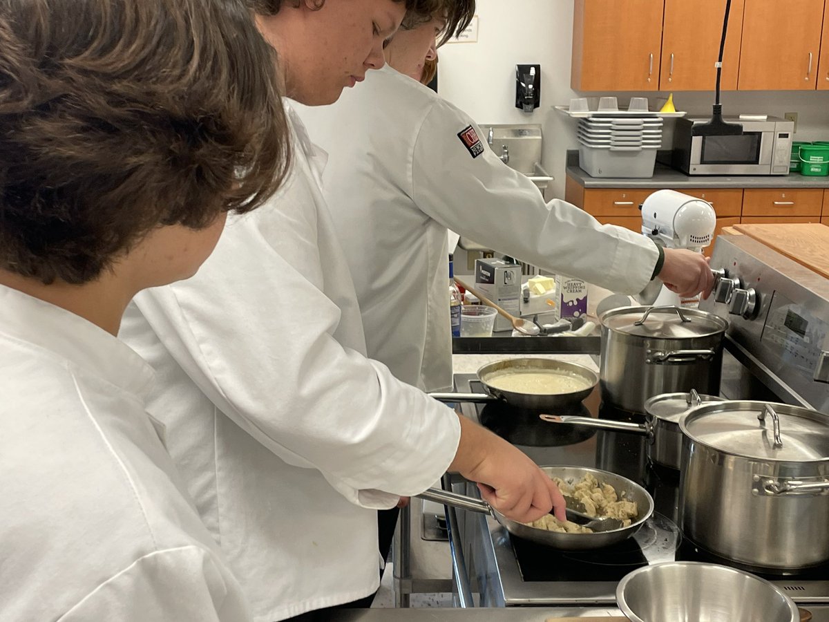 libertyfcclawsd's tweet image. ProStart students competed in a Pasta competition! Who won? Results revealed tomorrow! #prostartproud #pastatime  #wsdleads