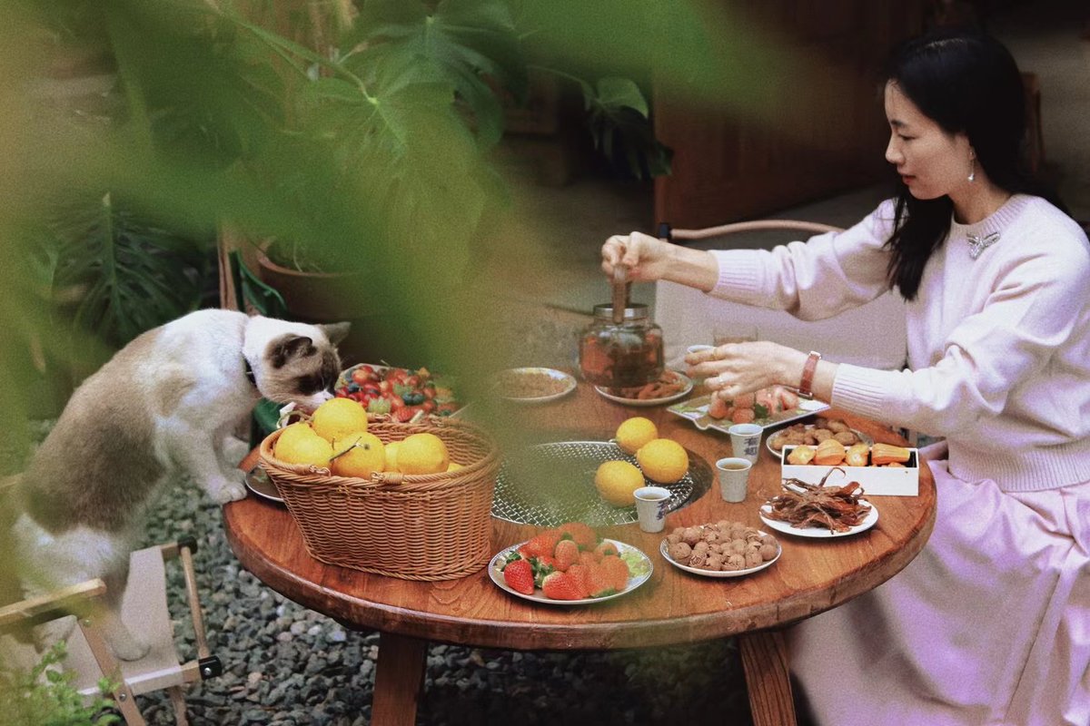 天真的人不代表没见过世界的黑暗，恰恰因为见过，才知道天真的好……
所以只要我简单，我看一切都简单❤️