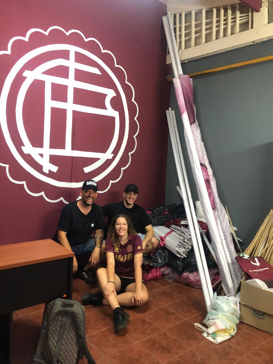 PenyaGranateBCN's tweet photo. Nos pasamos por casa unos días…
Gracias a @Peto2D por permitirnos entrar y acompañarnos en el paseo ♥️🇱🇻 https://t.co/JsgpaHiNWH