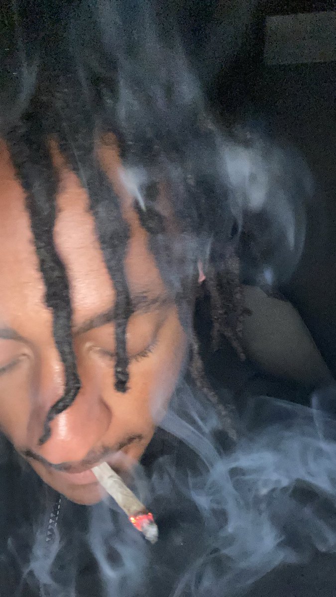 leek7772's tweet image. Hit dis bitch wit ah mad face 😾