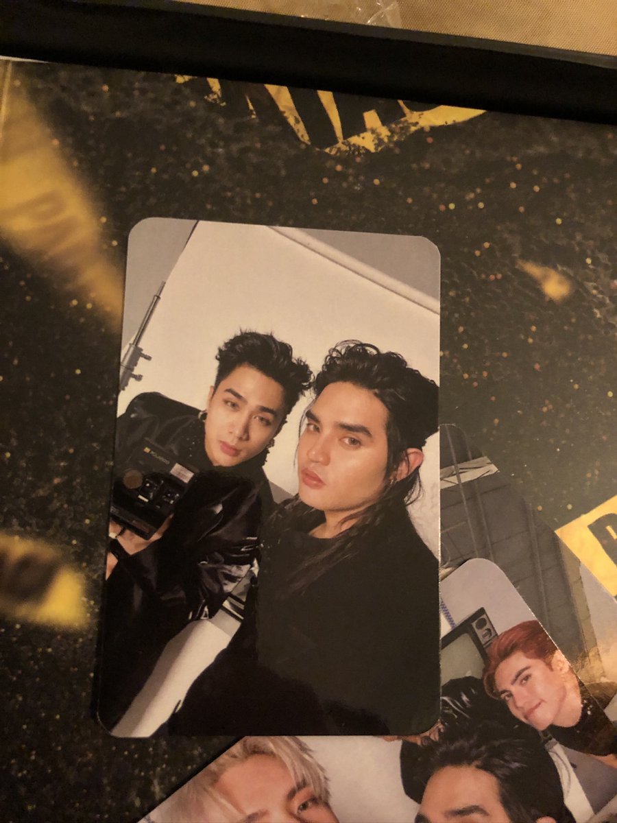 lynnedluna's tweet photo. Feeling hella wistful so I opened previously mint and sealed #SB19 paraphernalia. Would you look at that: bias &amp; bias wrecker. 

SB19 SAGOT NG A'TIN 
##FreeSB19fromShowBT
#FreeSB19 #MAHALIMAxAtin
@SB19Official #MAHALIMA https://t.co/tEMl73gW1V